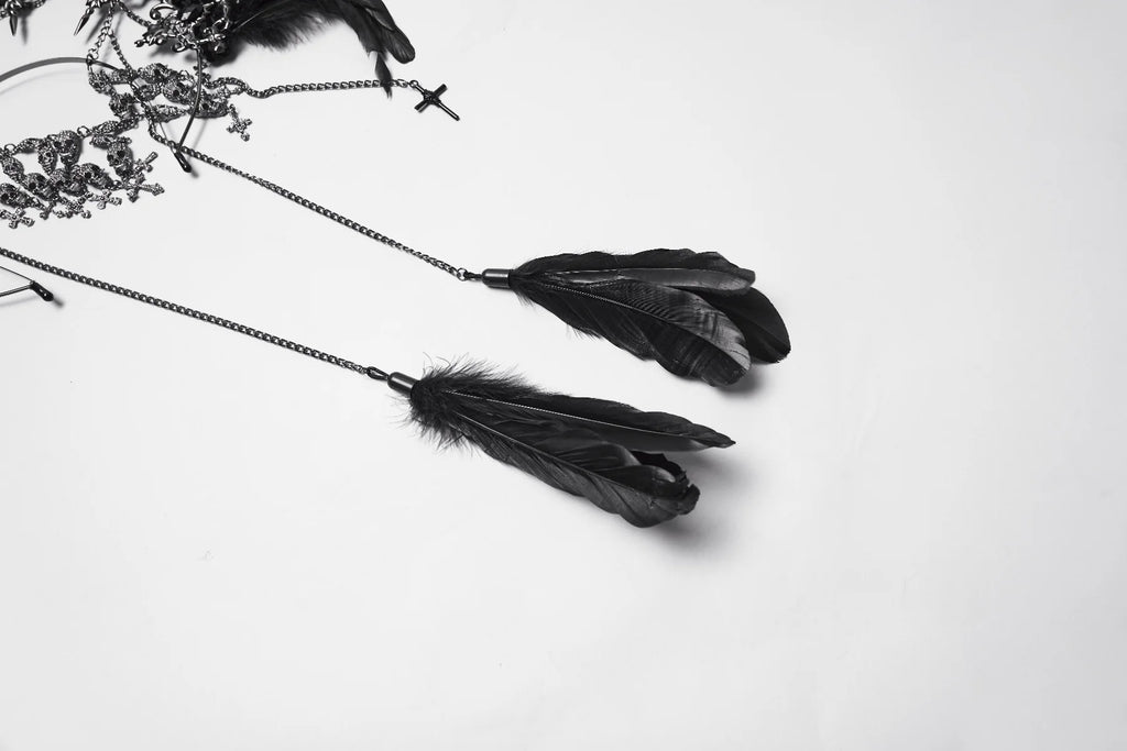 Couronne Gothique Chaîne de Crâne Bijou de Tête Design Lune Croissante Argent et plumes
