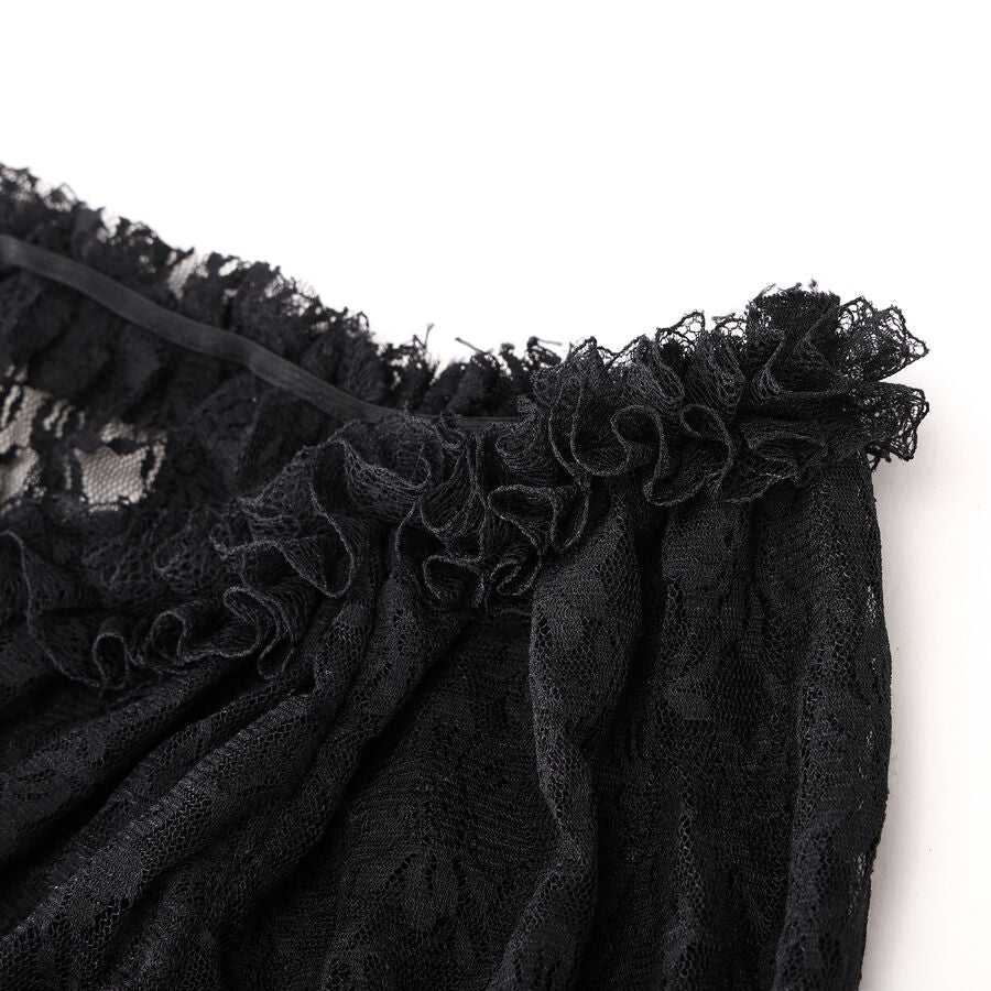 Top gothique en dentelle noire épaules dénudées