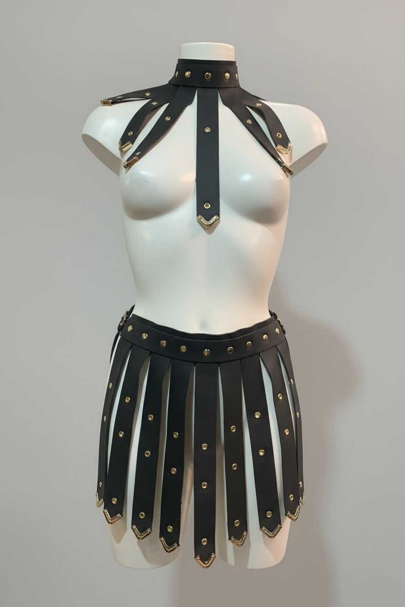 Jupe et collier cuir femme