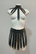 Jupe et collier cuir femme