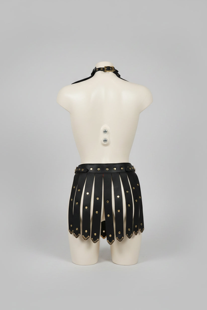 Jupe et collier cuir femme