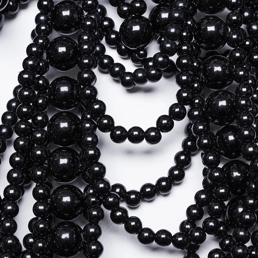 Accessoire de cou gothique avec crâne et perles noir