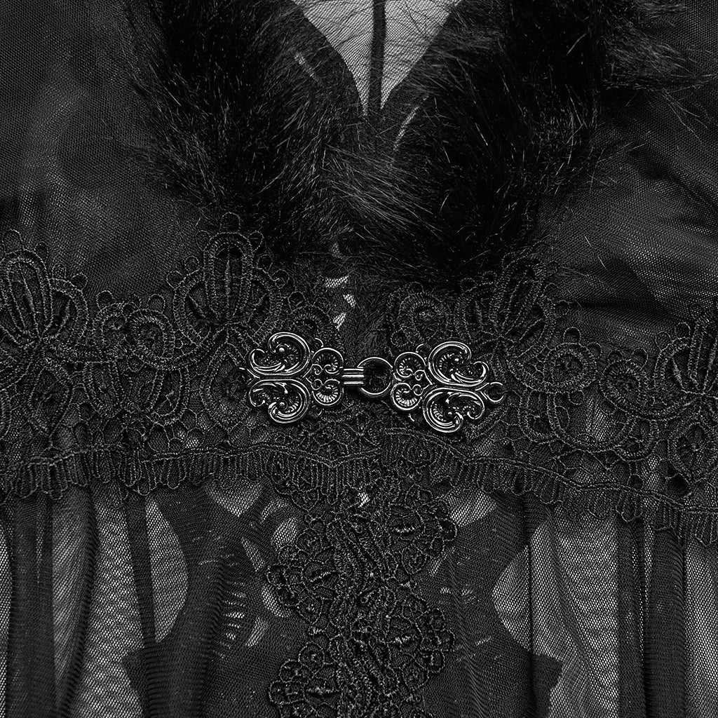 Cape en fourrure et dentelle